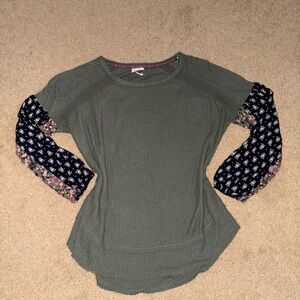 Knox Rose Green and Blue Raglan Blouse with Ruffled 3/4 Sleeves